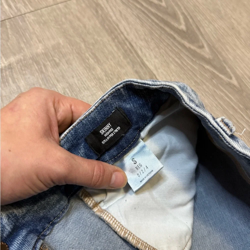 •EXPRESS• HIGH RISE SKINNY JEANS - Picture 3 of 6